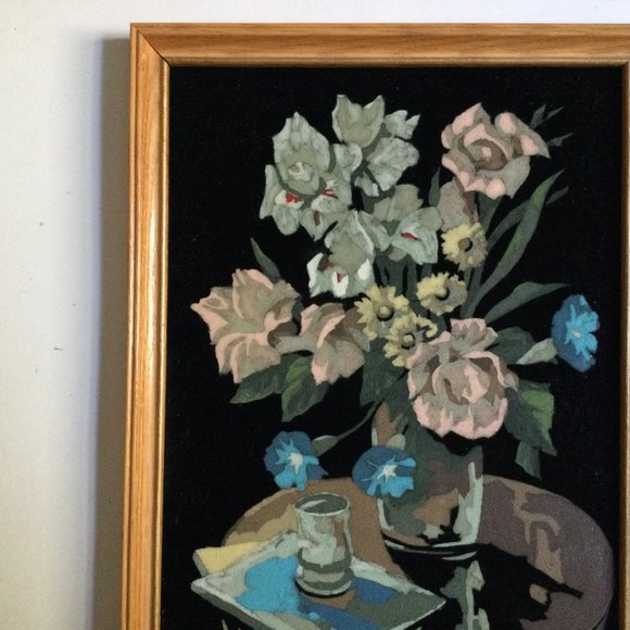 Original painting of flowers in vase on table on black velvet beautiful small - Picture 3 of 6